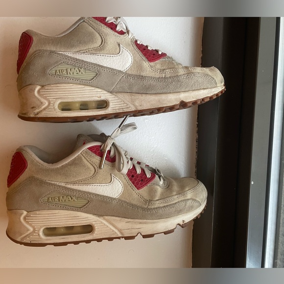 Nike Women’s 2015 Air Max 90 'Strawberry Cheesecake' - Picture 7 of 11